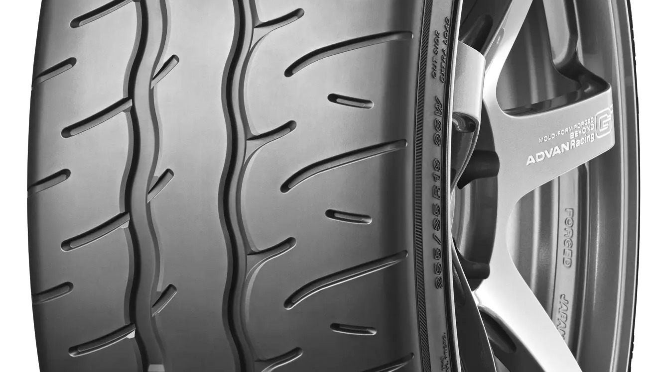 Yokohama ADVAN Neova AD09