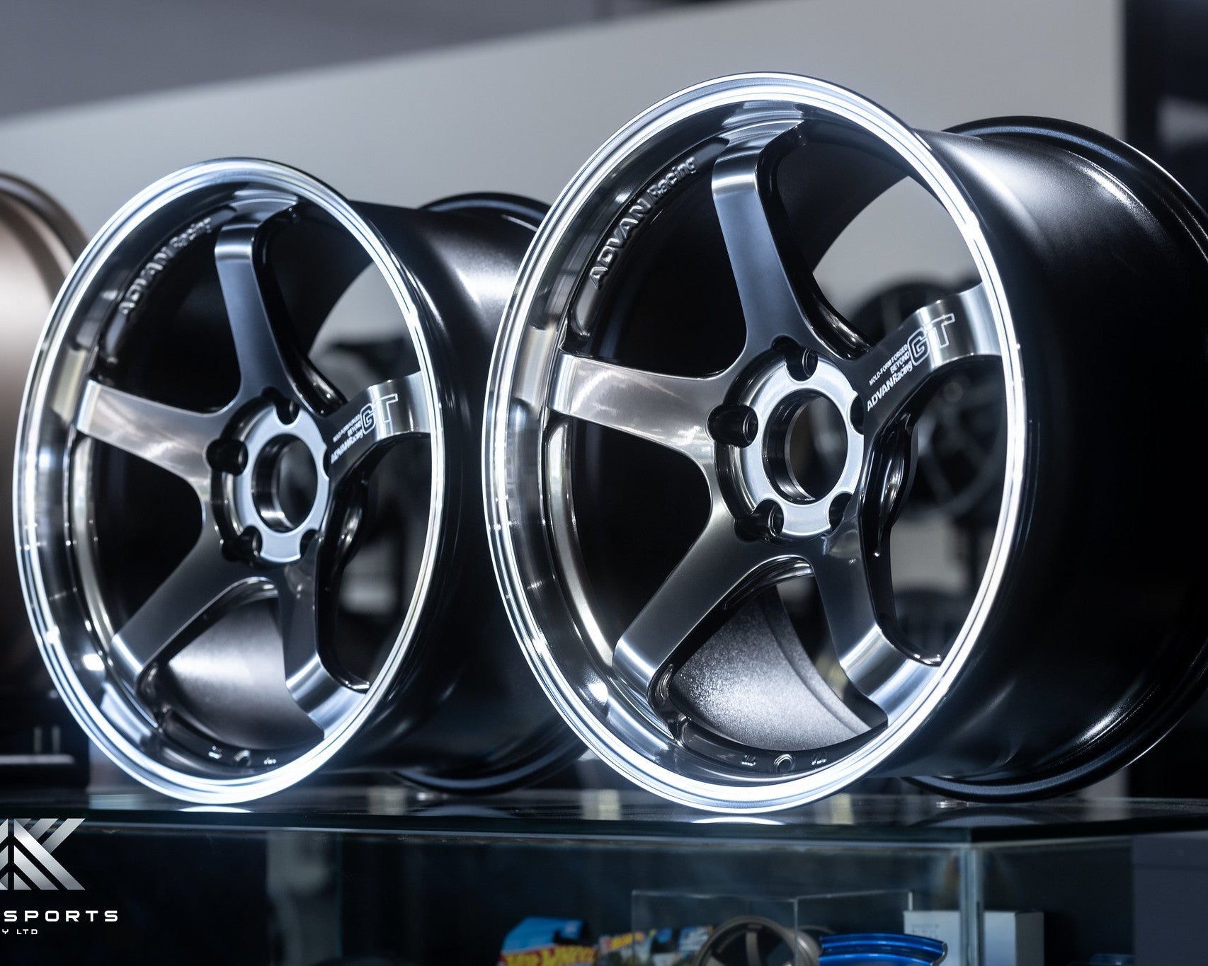 Advan GT Beyond R35 GT-R - F: 20x10 + 35 R: 20x12 + 20