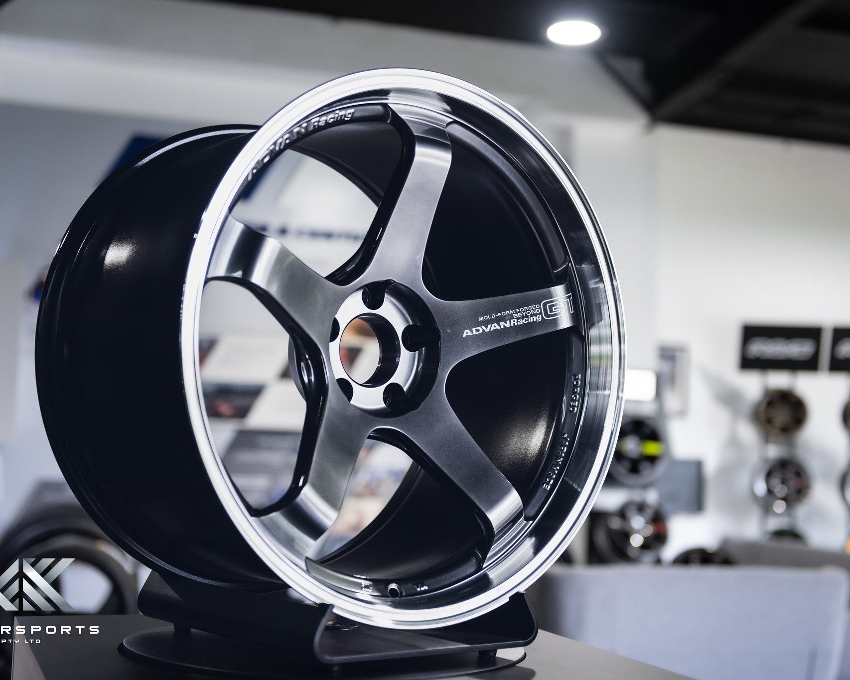 Advan GT Beyond R35 GT-R - F: 20x10 + 35 R: 20x12 + 20