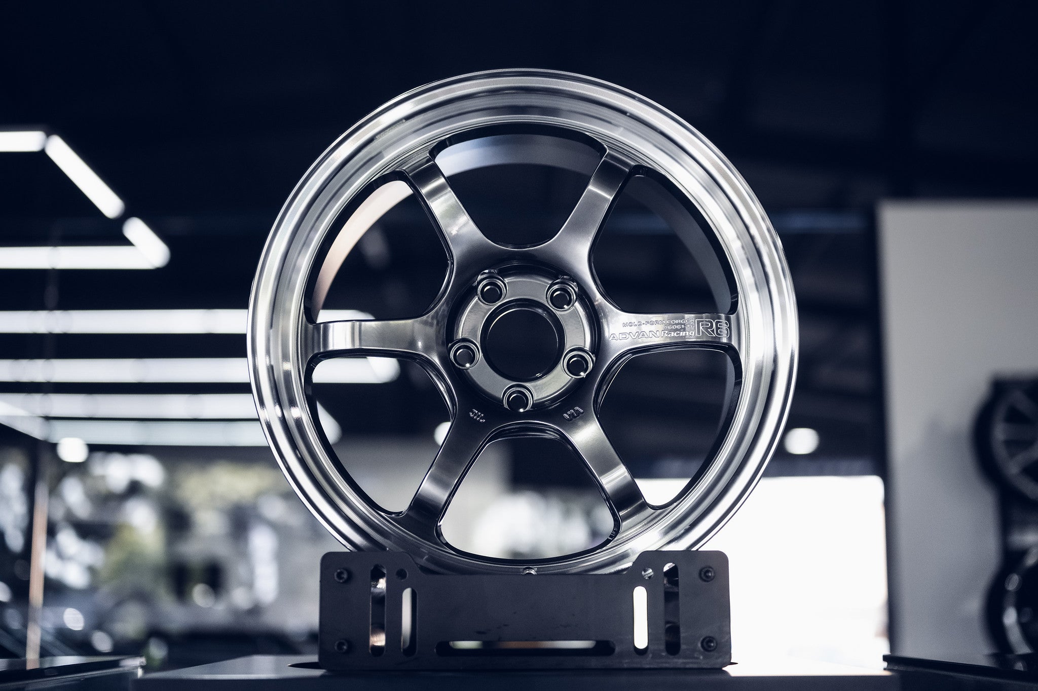 Advan Racing R6 5x112 - 18x7.5 +44 S 5x112 / Machining &