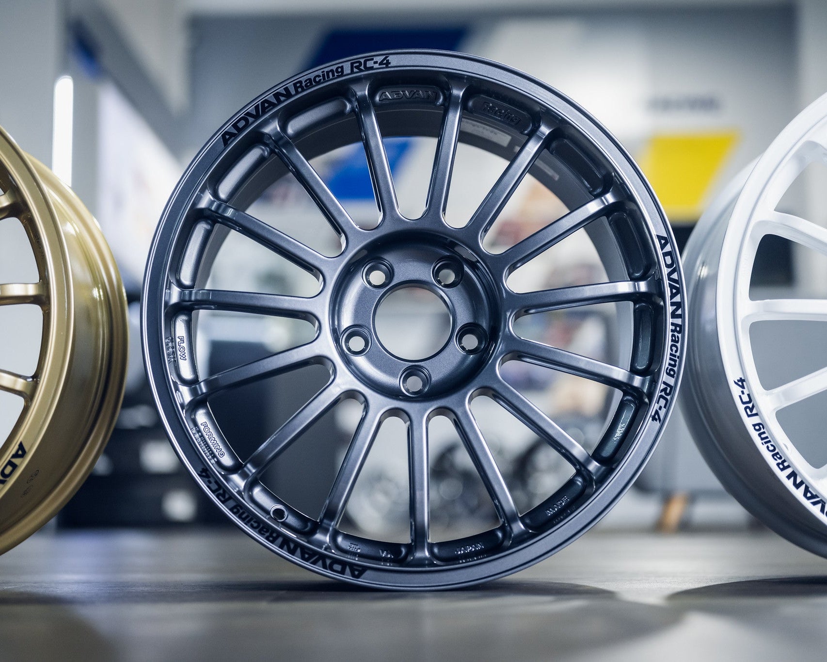Advan Racing RC-4 18’’ - 18x8 +37 5x114.3 / Rally Gun