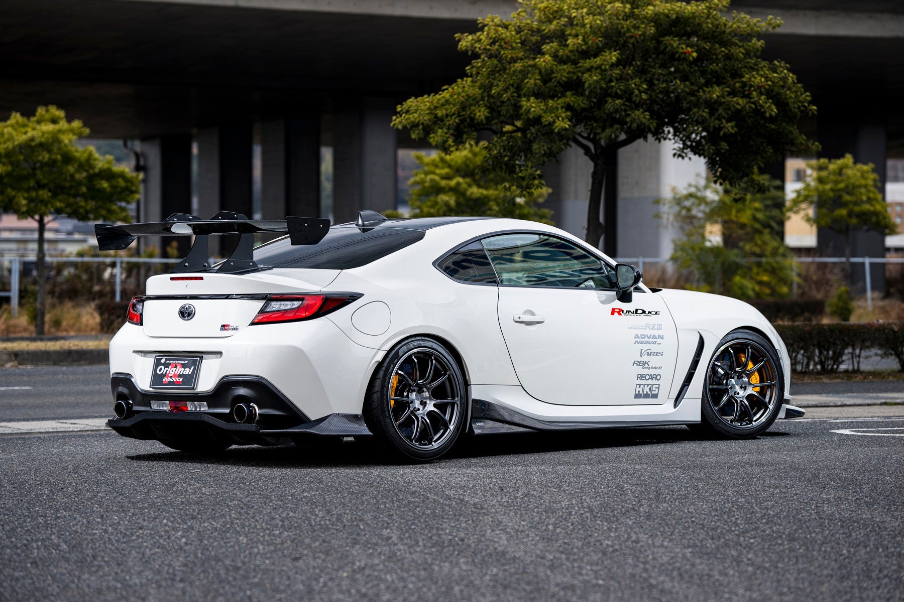 Advan Racing RZIII 5x100 - Wheels