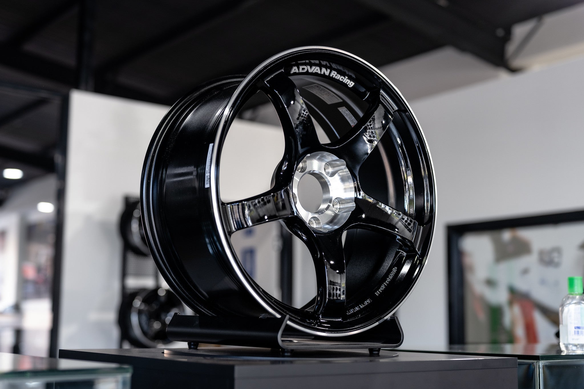 Advan TC-4 SE 5x100 - 17x7.5 + 45 5x100 / Racing Gloss