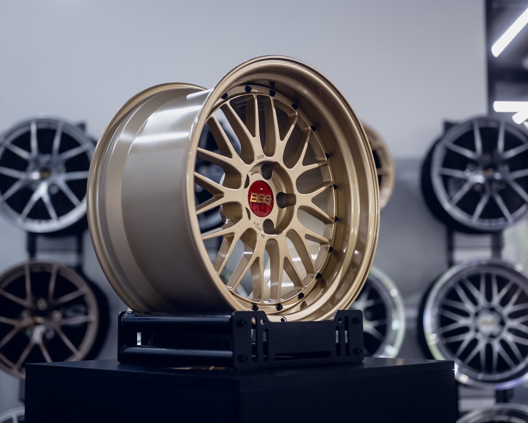 BBS LM 19’’ 5x114.3 - LM475 19x10.5 +15 5x114.3 (81mm Lip)