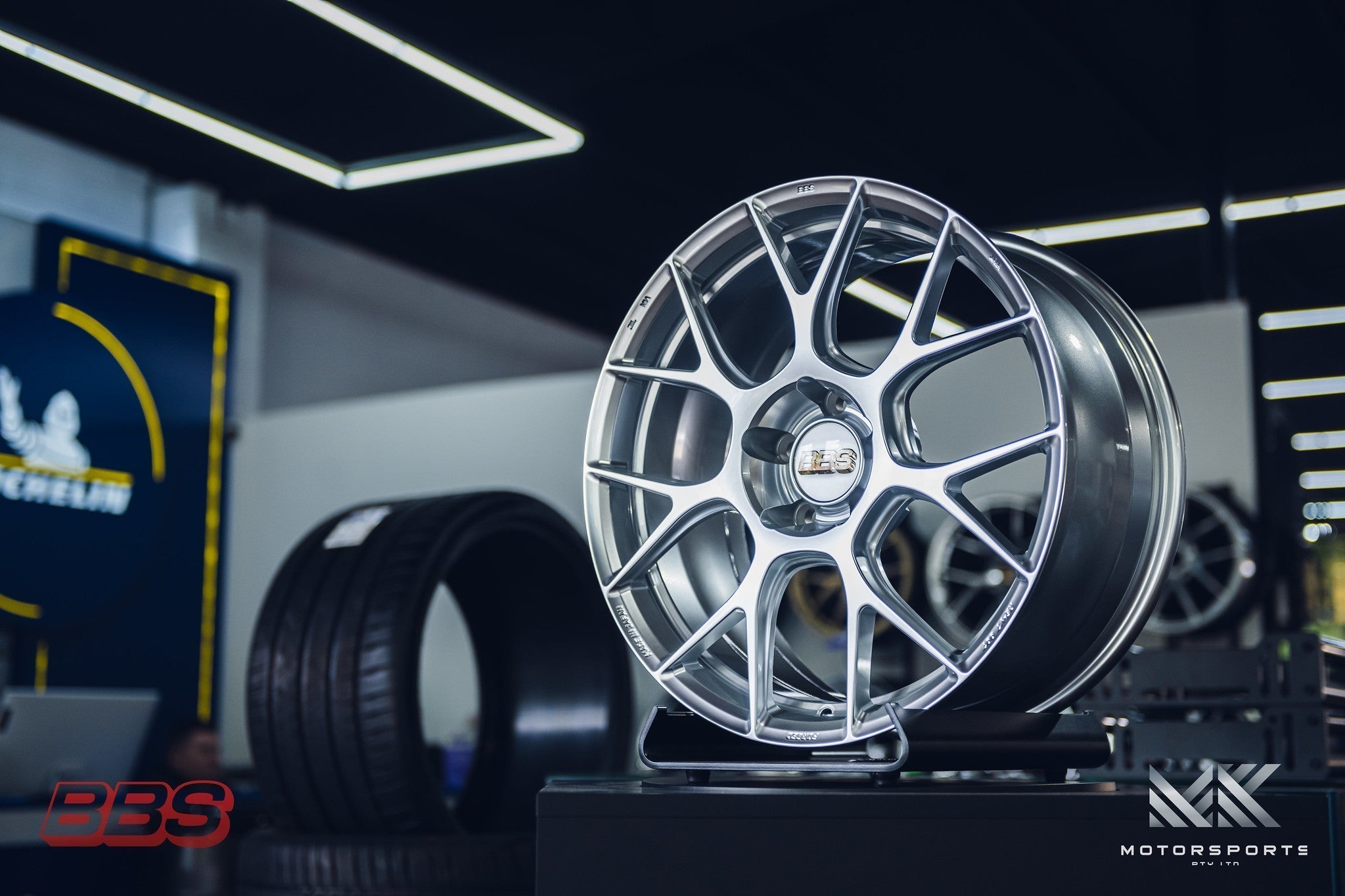 BBS RE-V7 19ββ 5x114.3 - RE-V7069 19x7.5 + 38 5x114.3