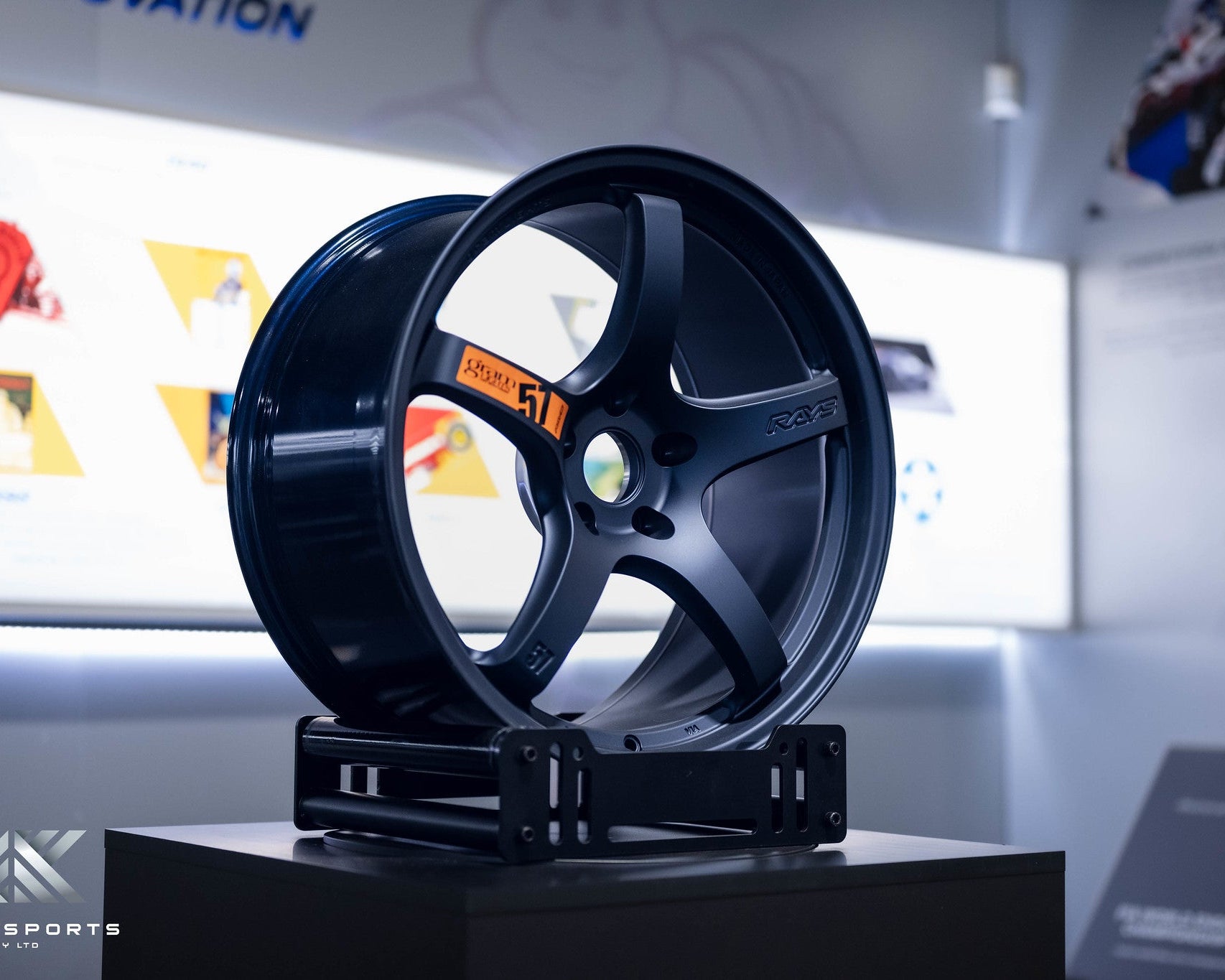 gramLIGHTS 57CR Admiral Blue 18’’ - 18x8.5 + 50 5x114.3