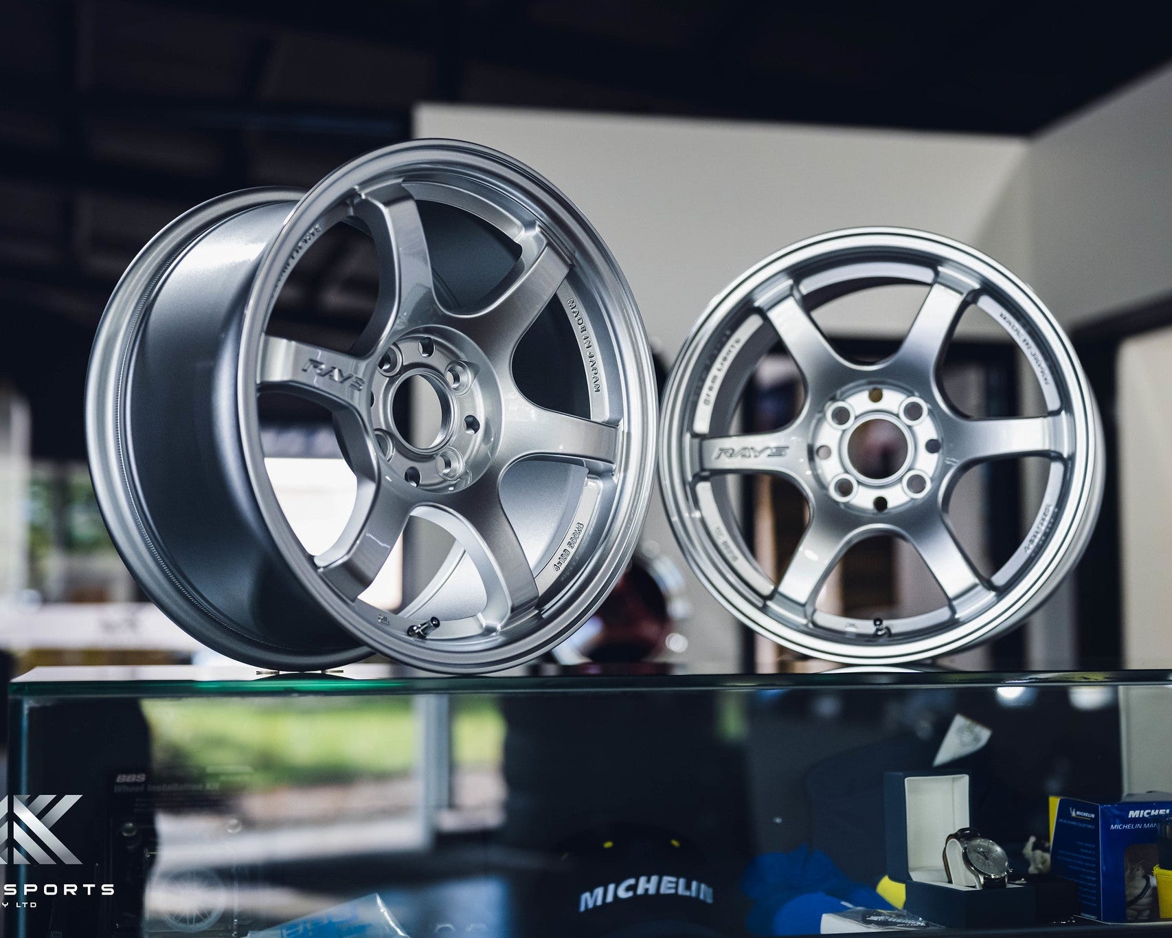 gramLIGHTS 57DR 15’’ - 15x8 + 28 4x100 / Sunlight Silver