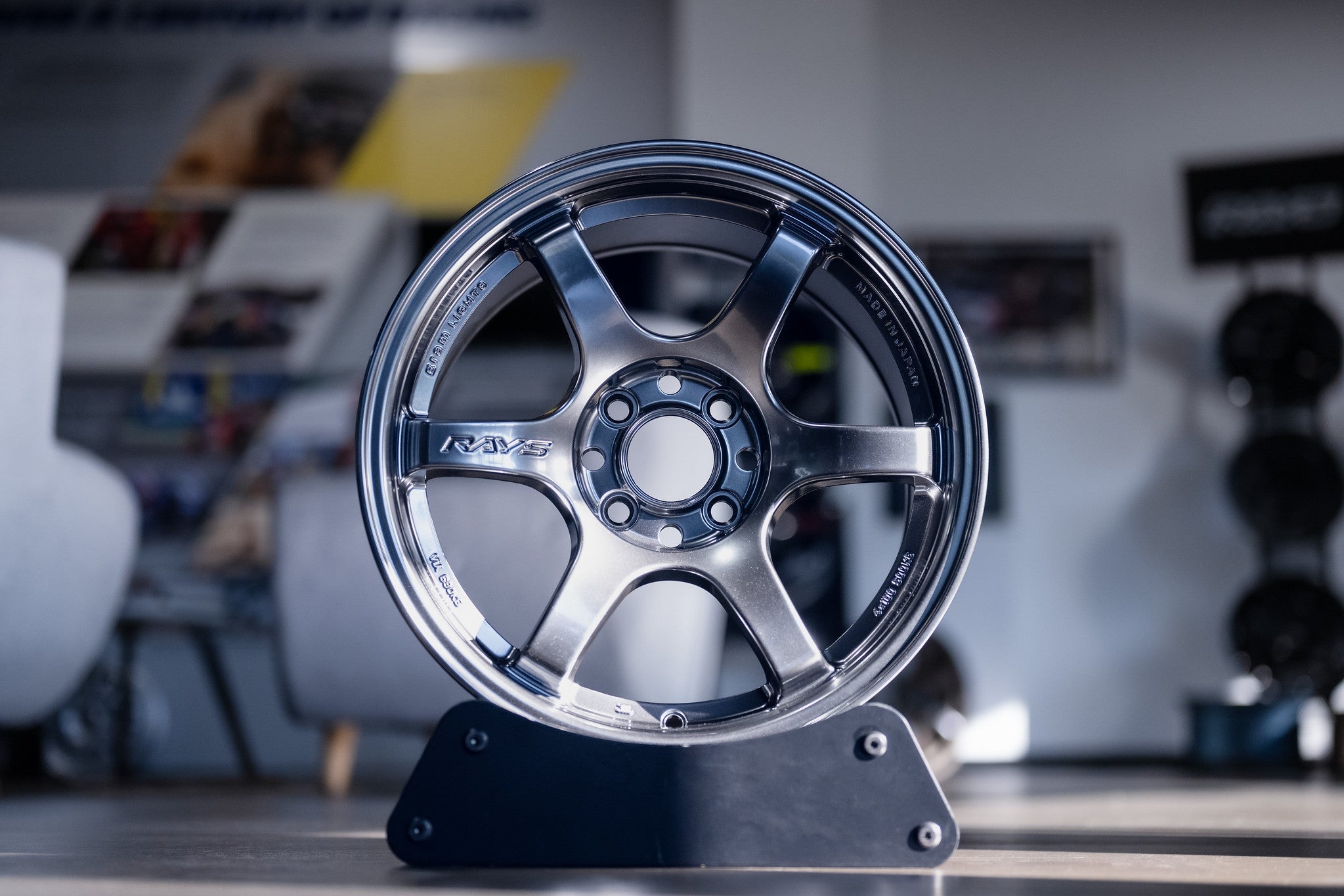 gramLIGHTS 57DR 15’’ - 15x8 +35 4x100 / Grace Silver (GT)