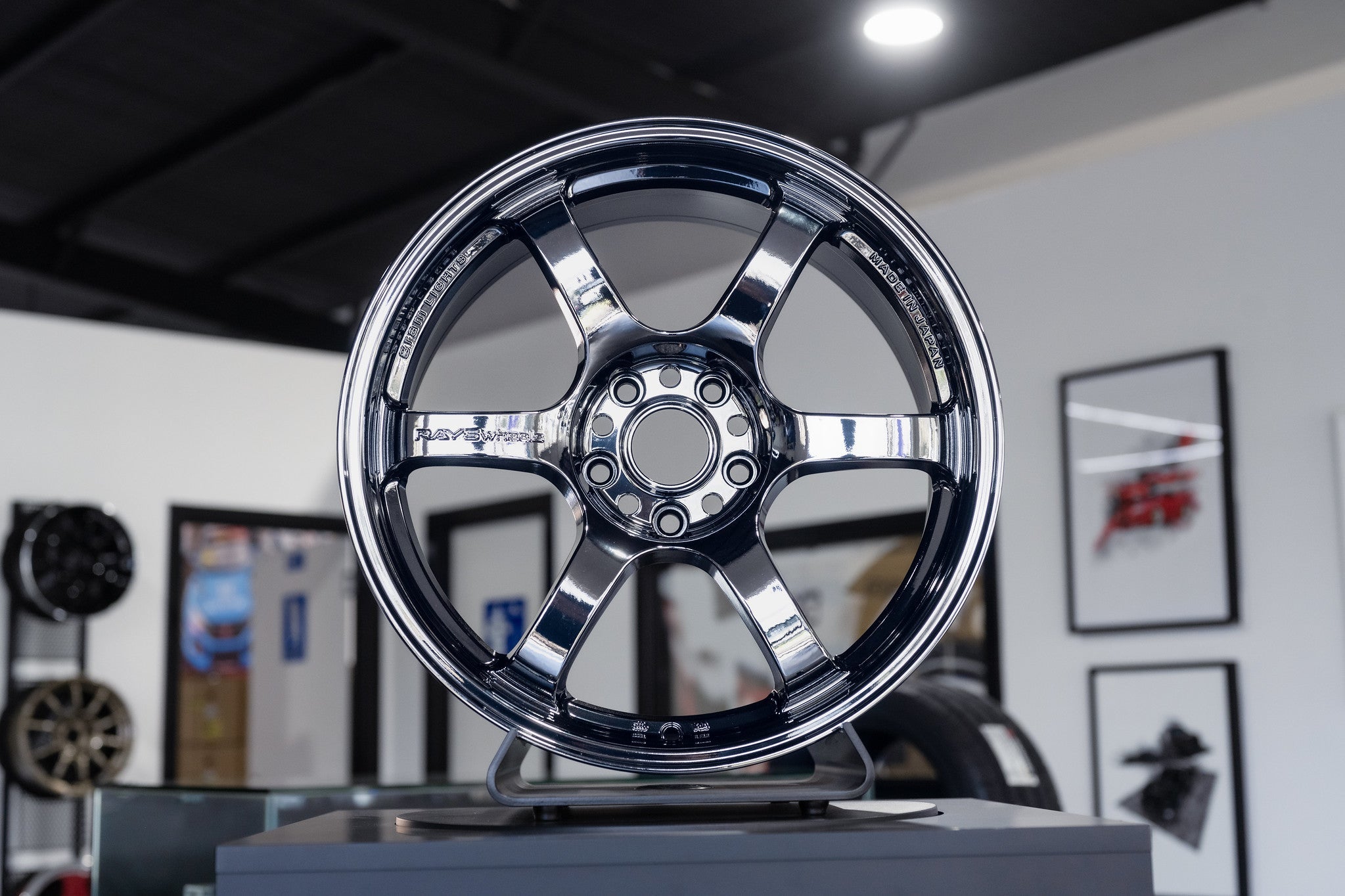 gramLIGHTS 57DR Limited RBC 18’’ - 18x8.5 + 37 5x114.3