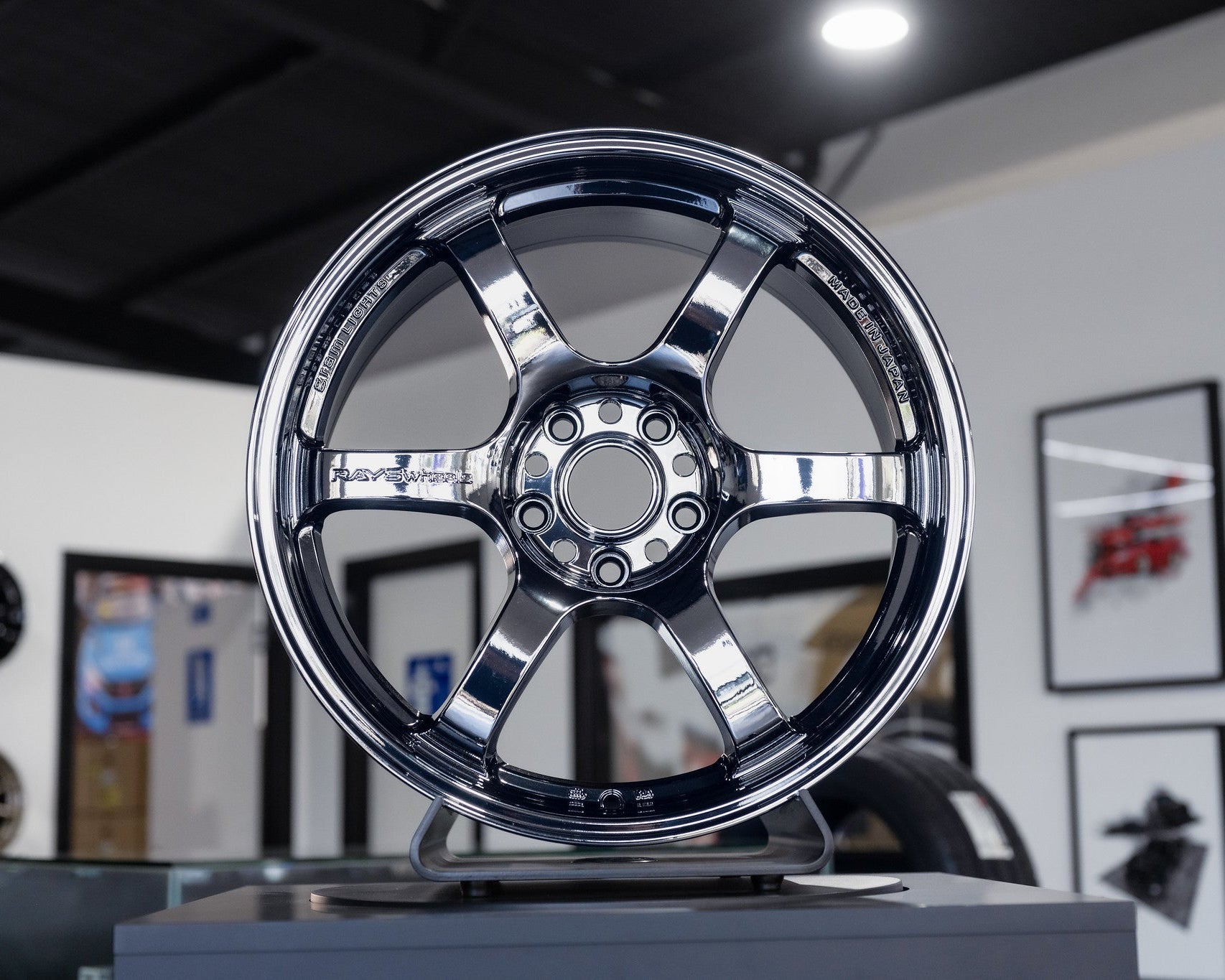 gramLIGHTS 57DR Limited RBC 18’’ - 18x8.5 + 37 5x114.3