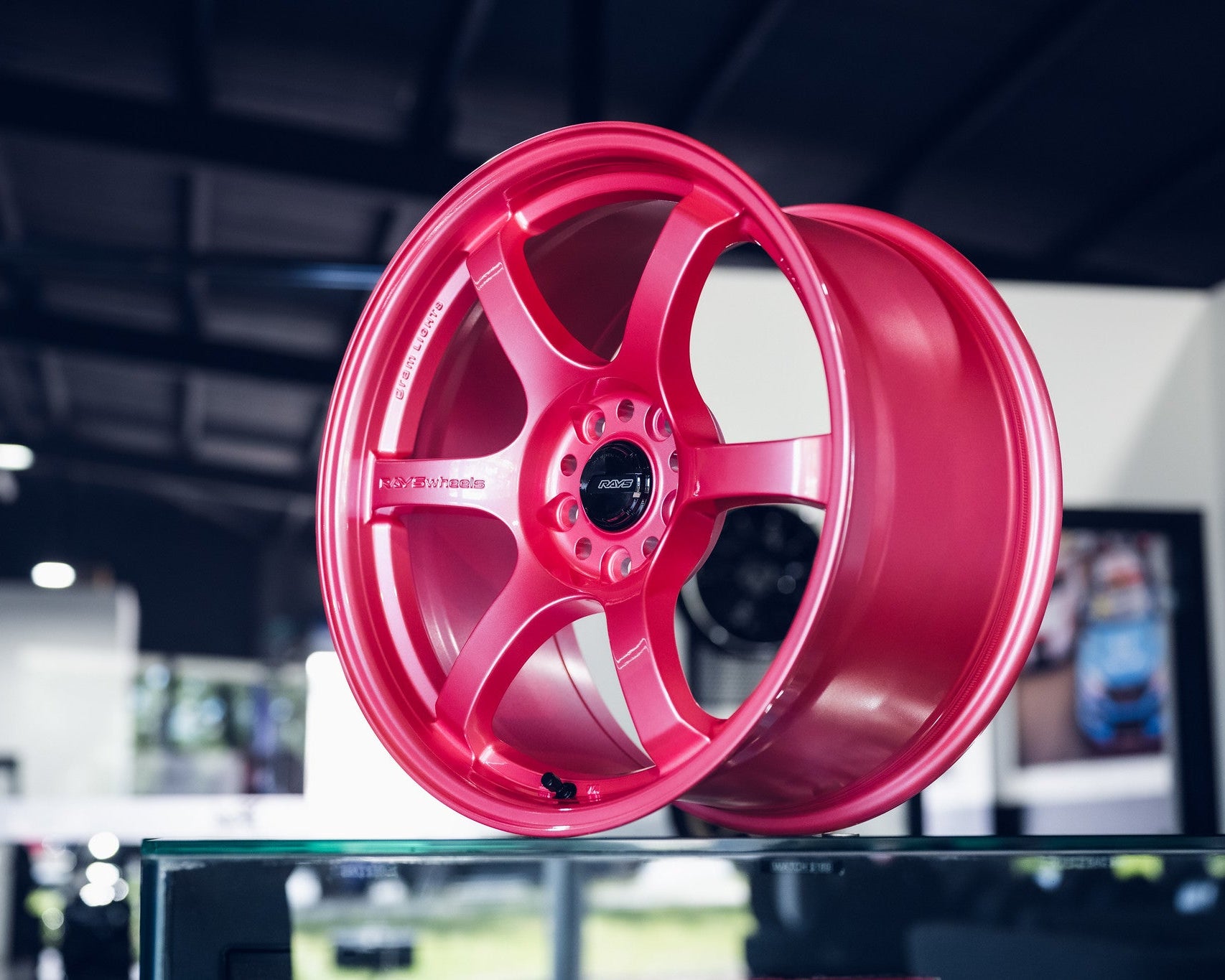 gramLIGHTS 57DR Sakura Pink - 18x8.5 +37 5x100 / Sakura