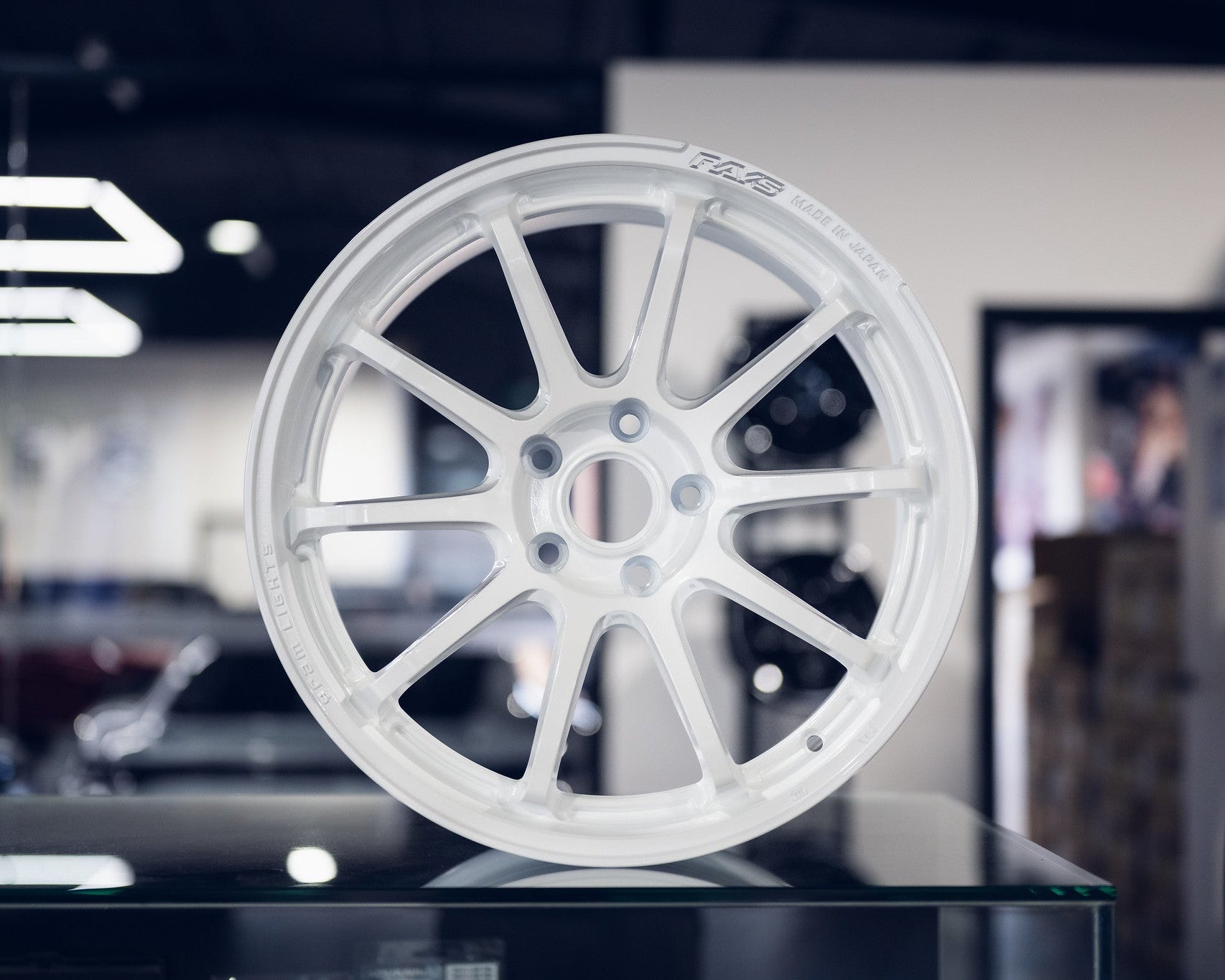 gramLIGHTS 57NR 18’’ 5x114.3 - 18x8.5 + 38 5x114.3 - F2
