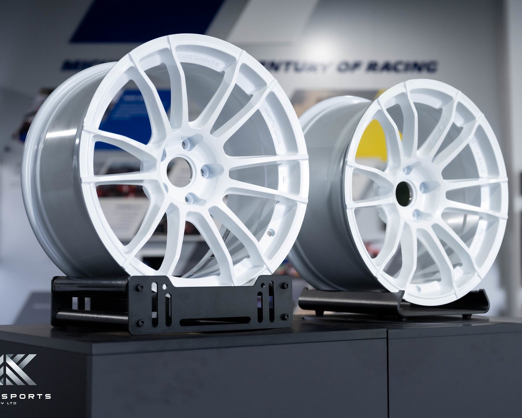 gramLIGHTS 57XR - 18x9.5 + 22 5x114.3 / Ceramic Pearl White