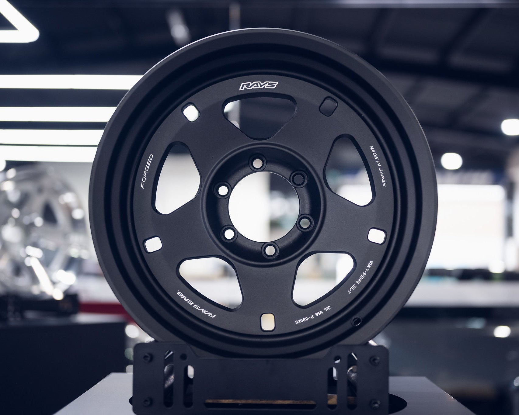 RAYS Offroad 05X 18’’ - 18x7 + 8 5x139.7 / Blast Black2