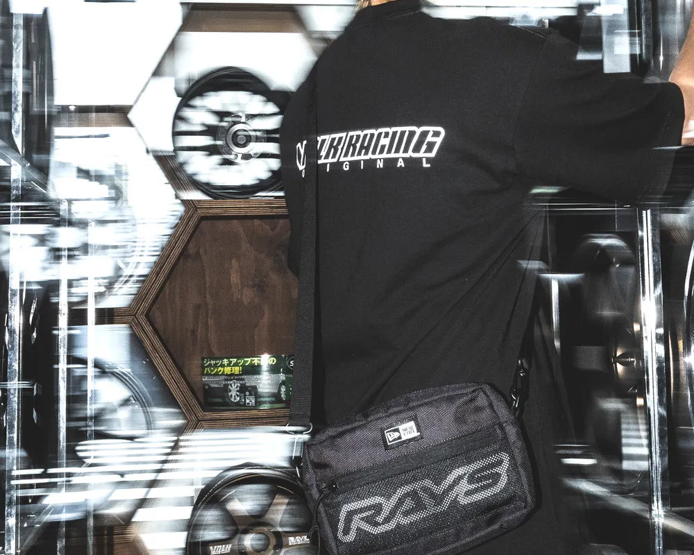 RAYSxNEW ERA SHOULDER BAG 2L - Black - Merchandise