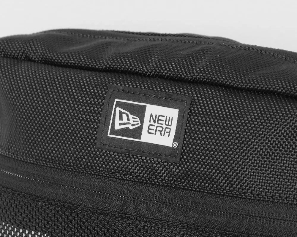 RAYSxNEW ERA SHOULDER BAG 2L - Black - Merchandise