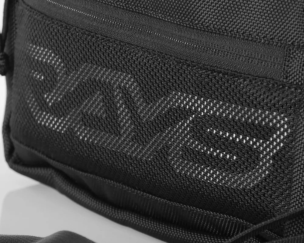 RAYSxNEW ERA SHOULDER BAG 2L - Black - Merchandise