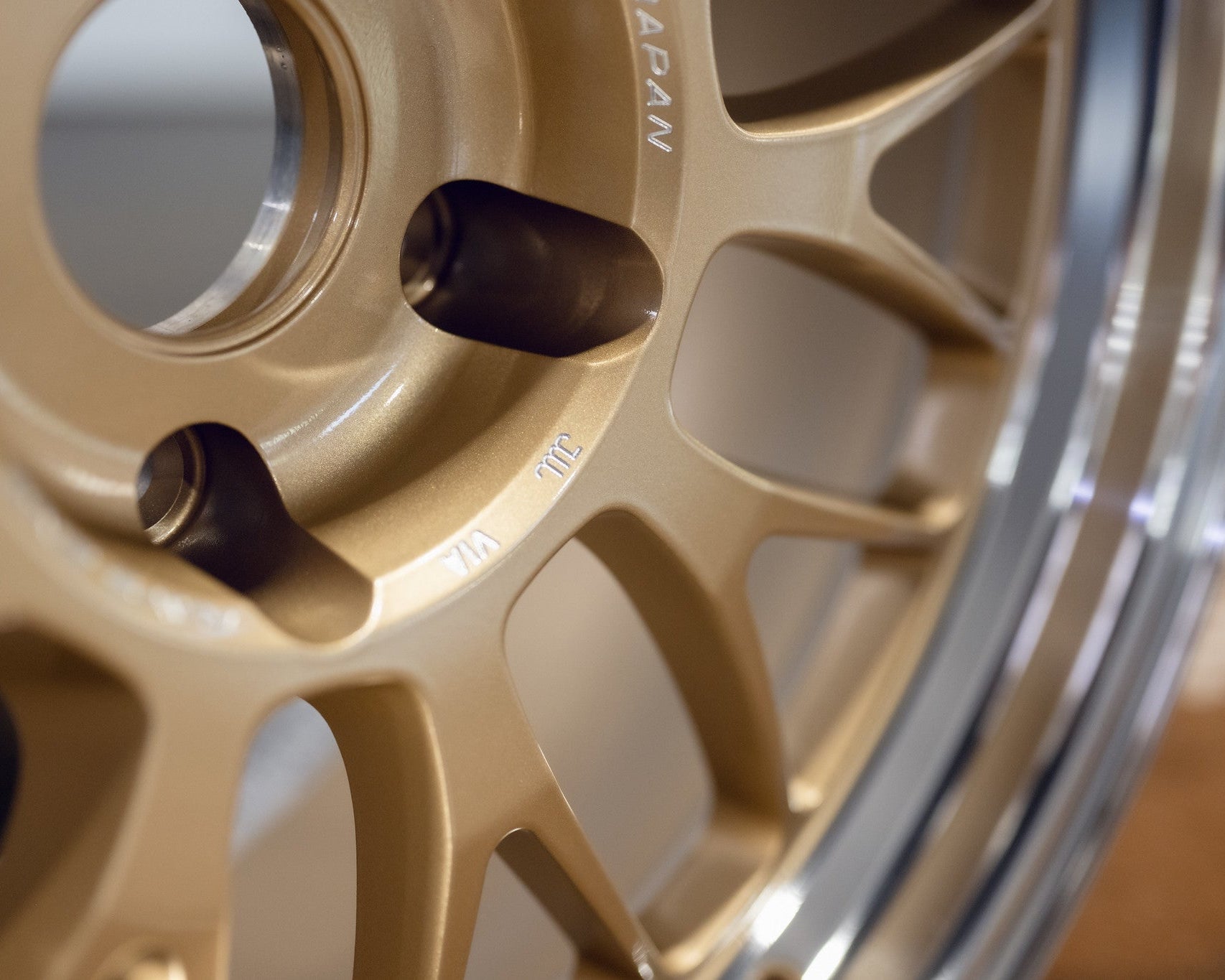 Volk Racing 21A Custom for BMW - F: 18x9.5 +22 - F2 - M R: