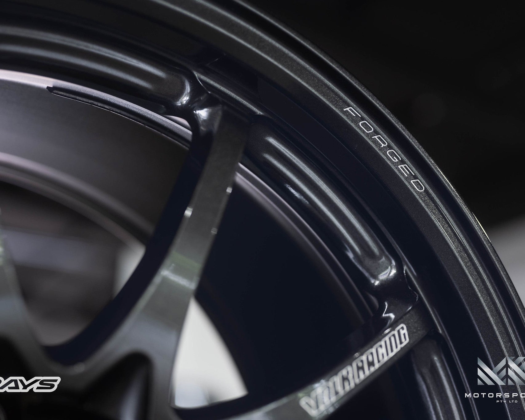 Volk Racing CE28N + 17’’ - Wheels