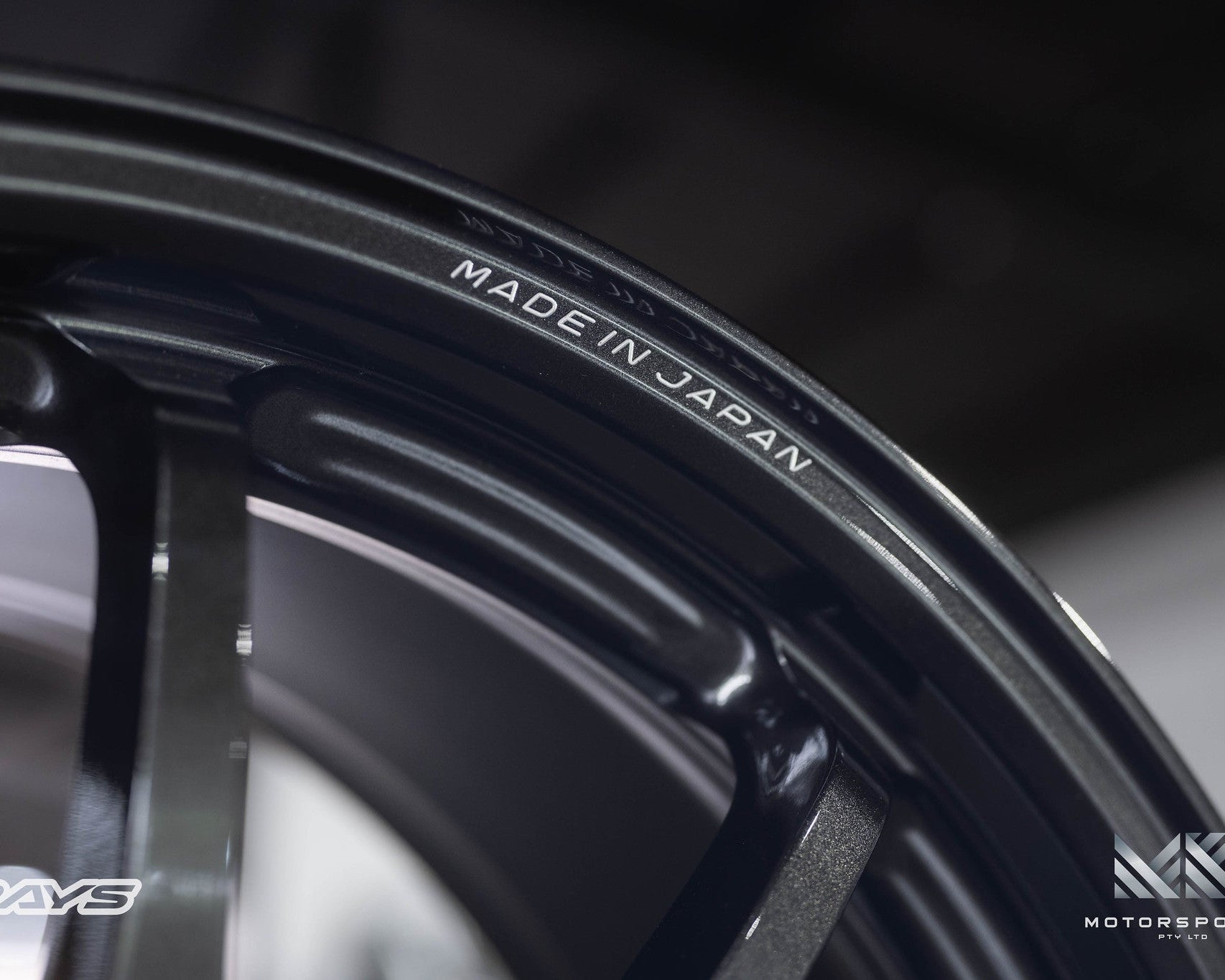 Volk Racing CE28N + 17’’ - Wheels