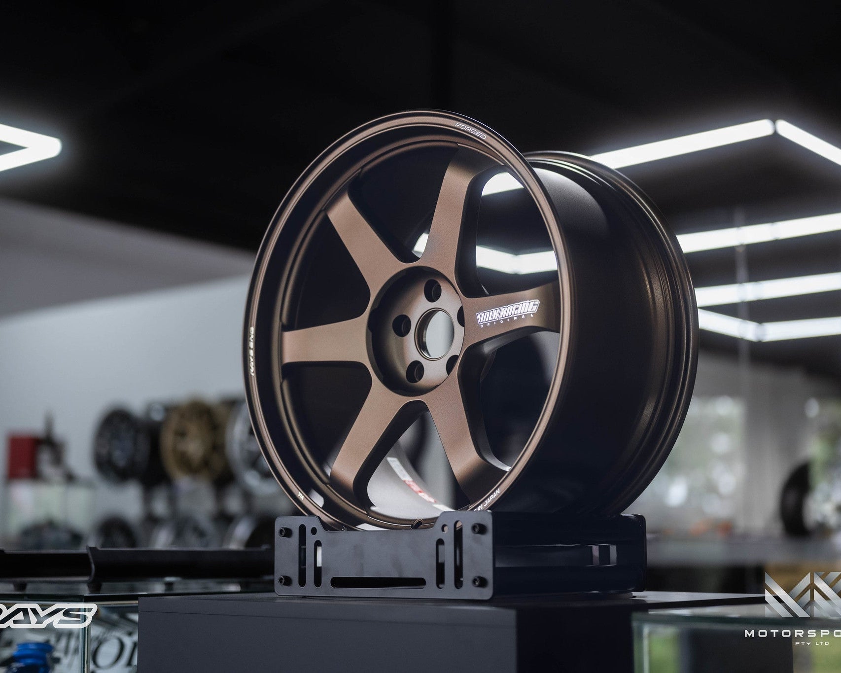 Volk Racing TE37 Ultra - 5x112 / 20x10 + 25 / BLAST BRONZE