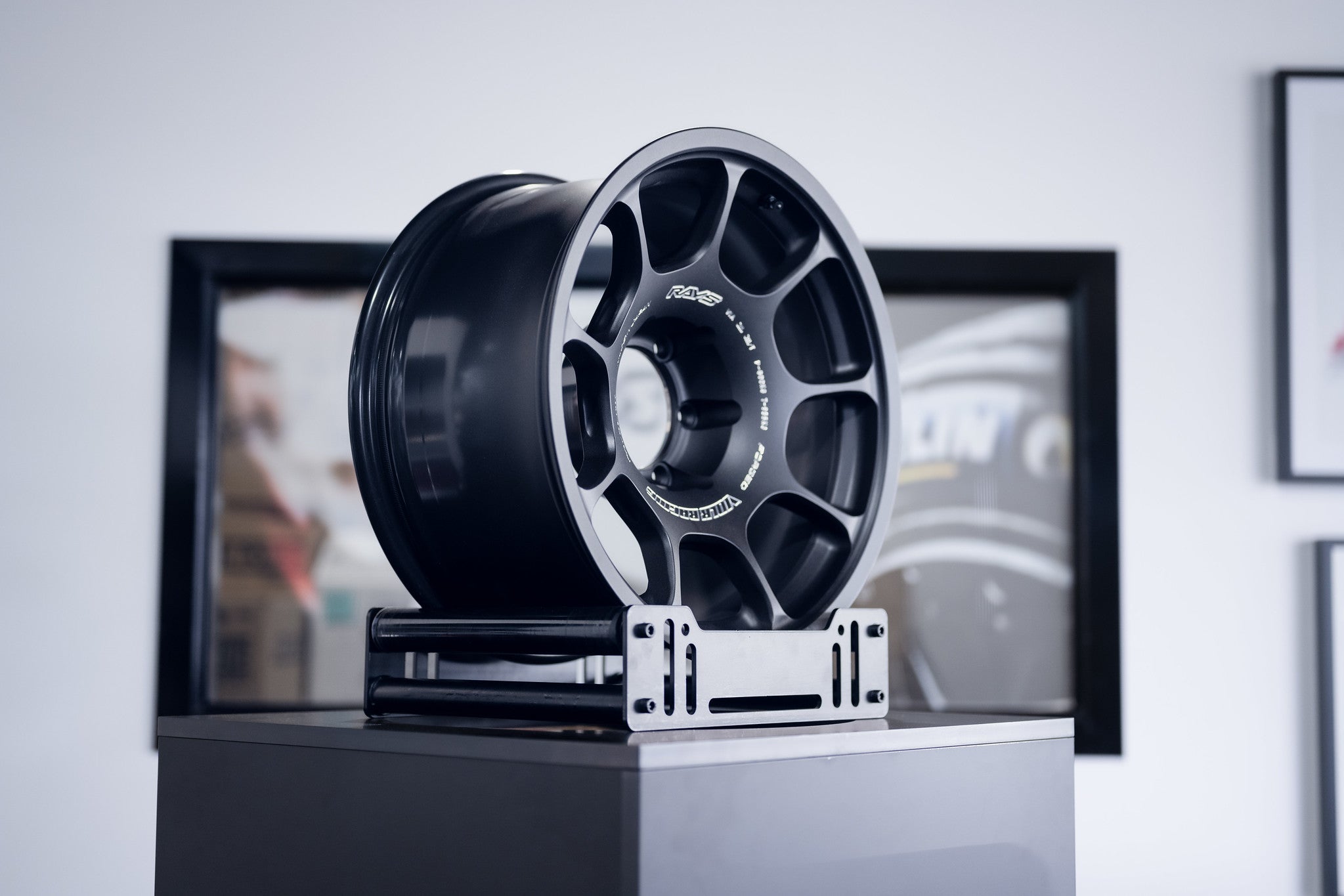 Volk Racing ZE40X 18’’ - 18x8 +20 6x139.7 / Blast Black 2