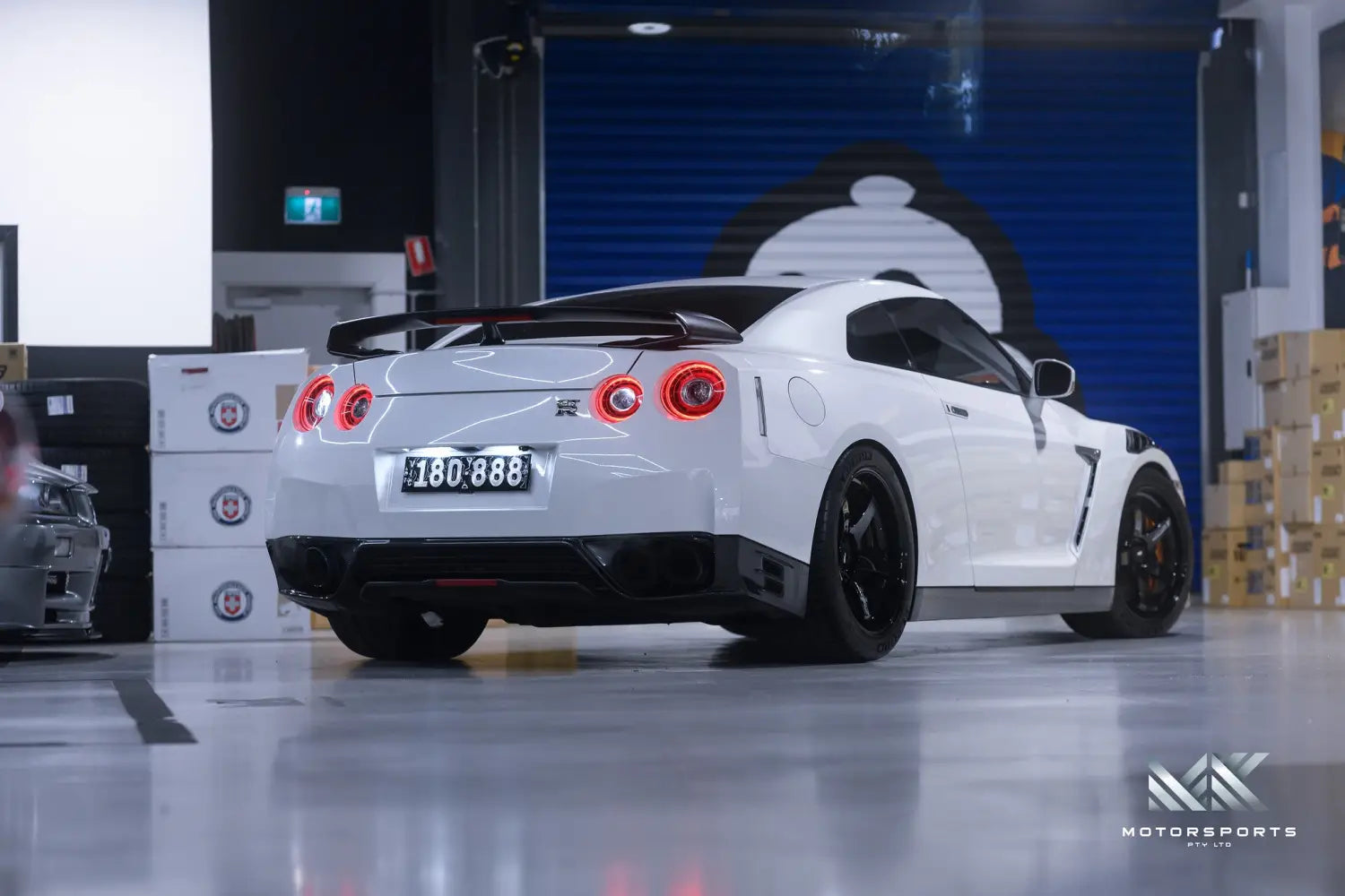 R35 GT-R x ADVAN GT Premium