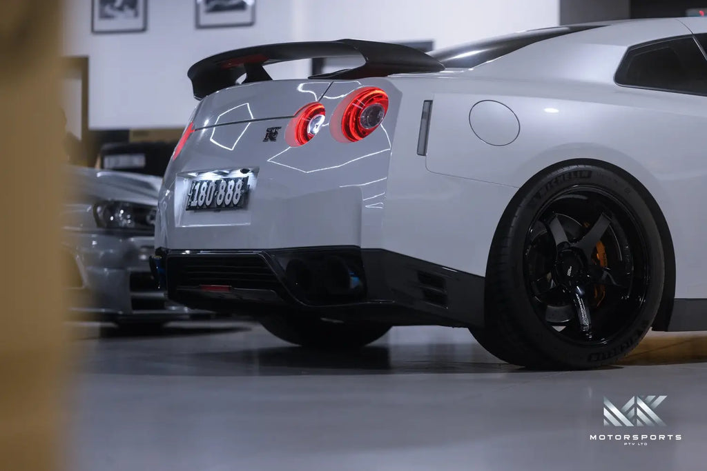 R35 GT-R x ADVAN GT Premium