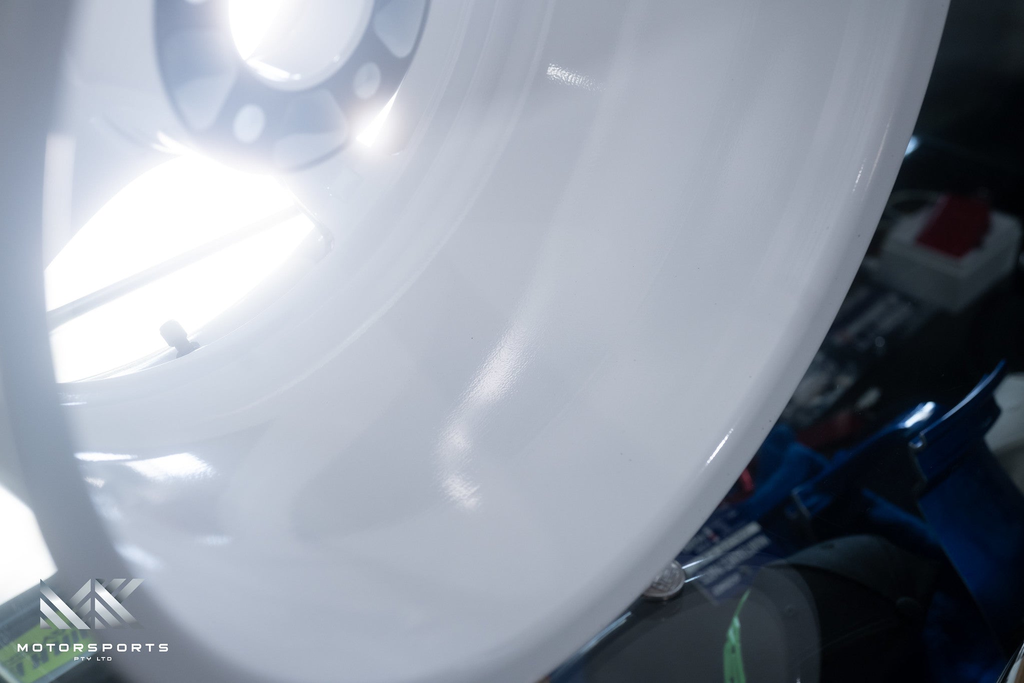 Advan GT 18x11 + 15 5x114.3 Racing White - Wheels