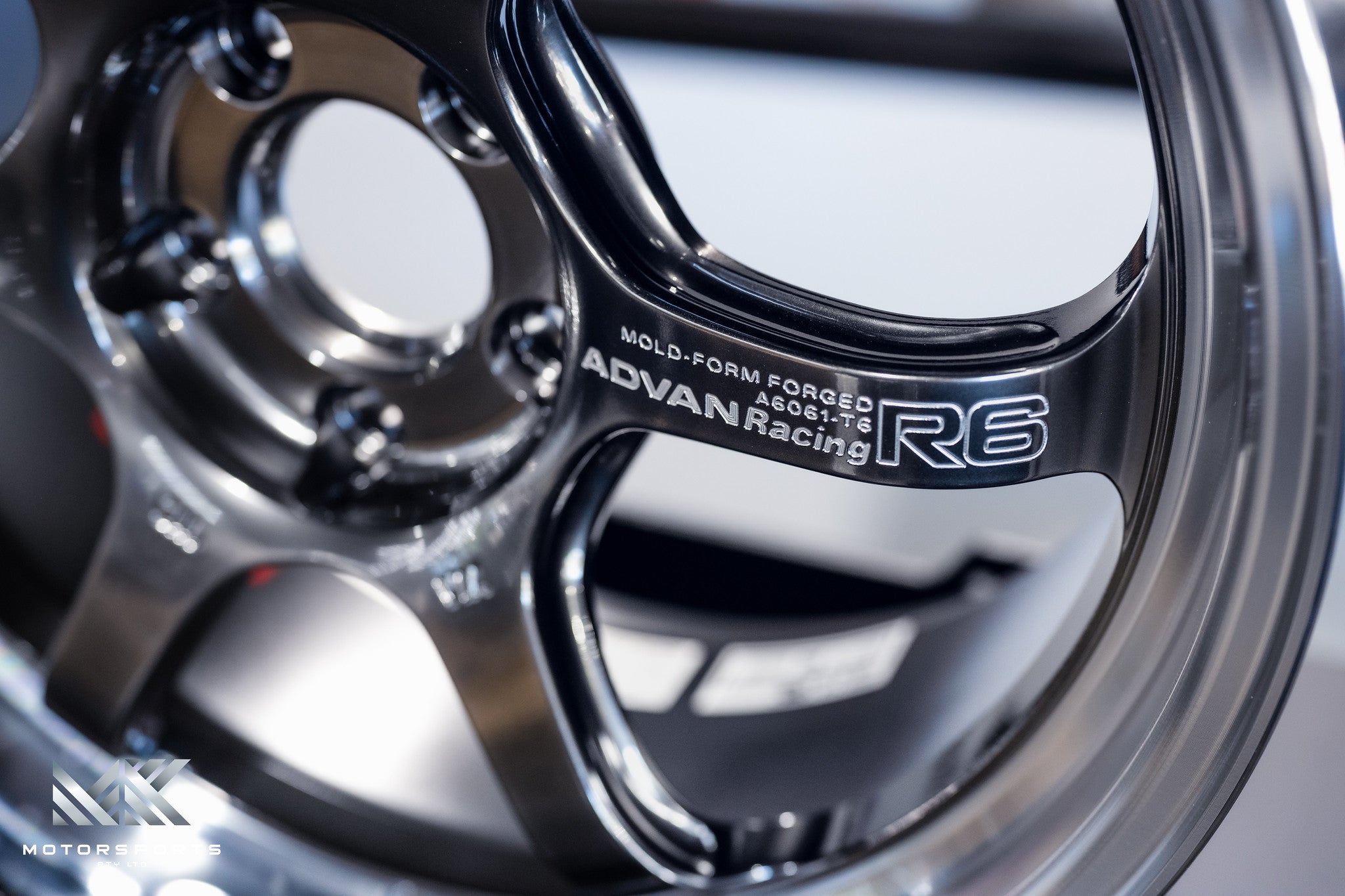 Advan Racing R6 5x112 - Wheels