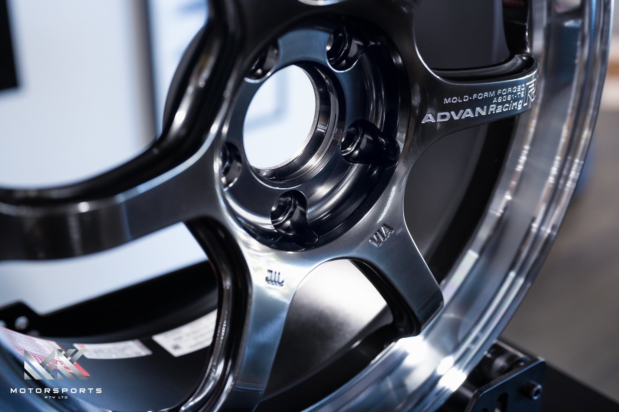 Advan Racing R6 5x112 - Wheels