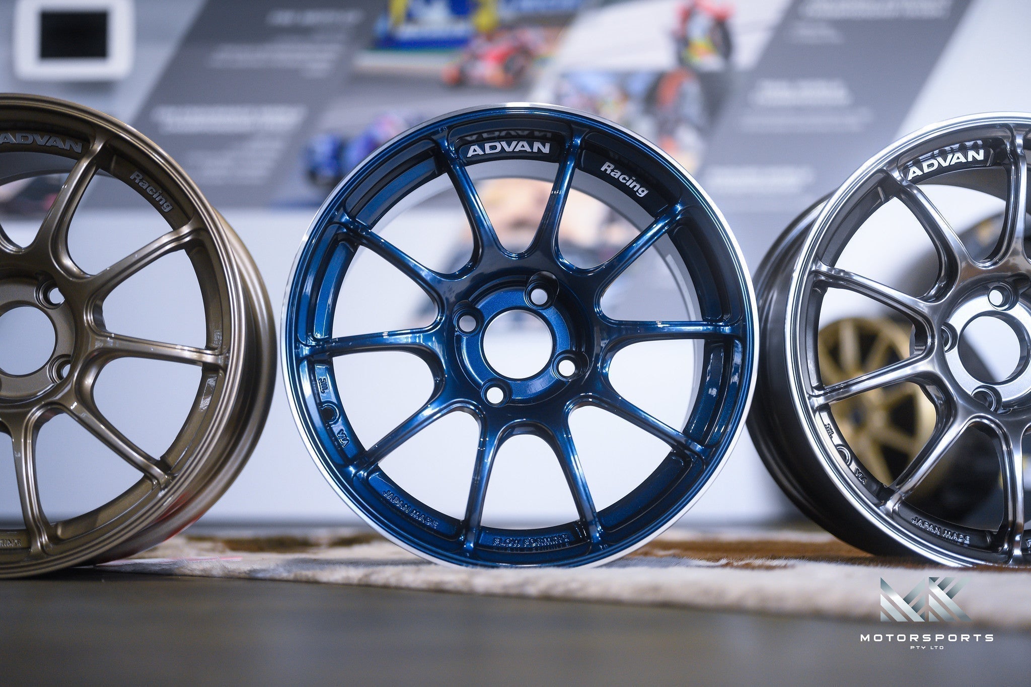 タイヤ・ホイール ADAVAN Racing RZ2 アドバンレーシング RZ2 8．5J-19 ADVAN Racing 19インチ
