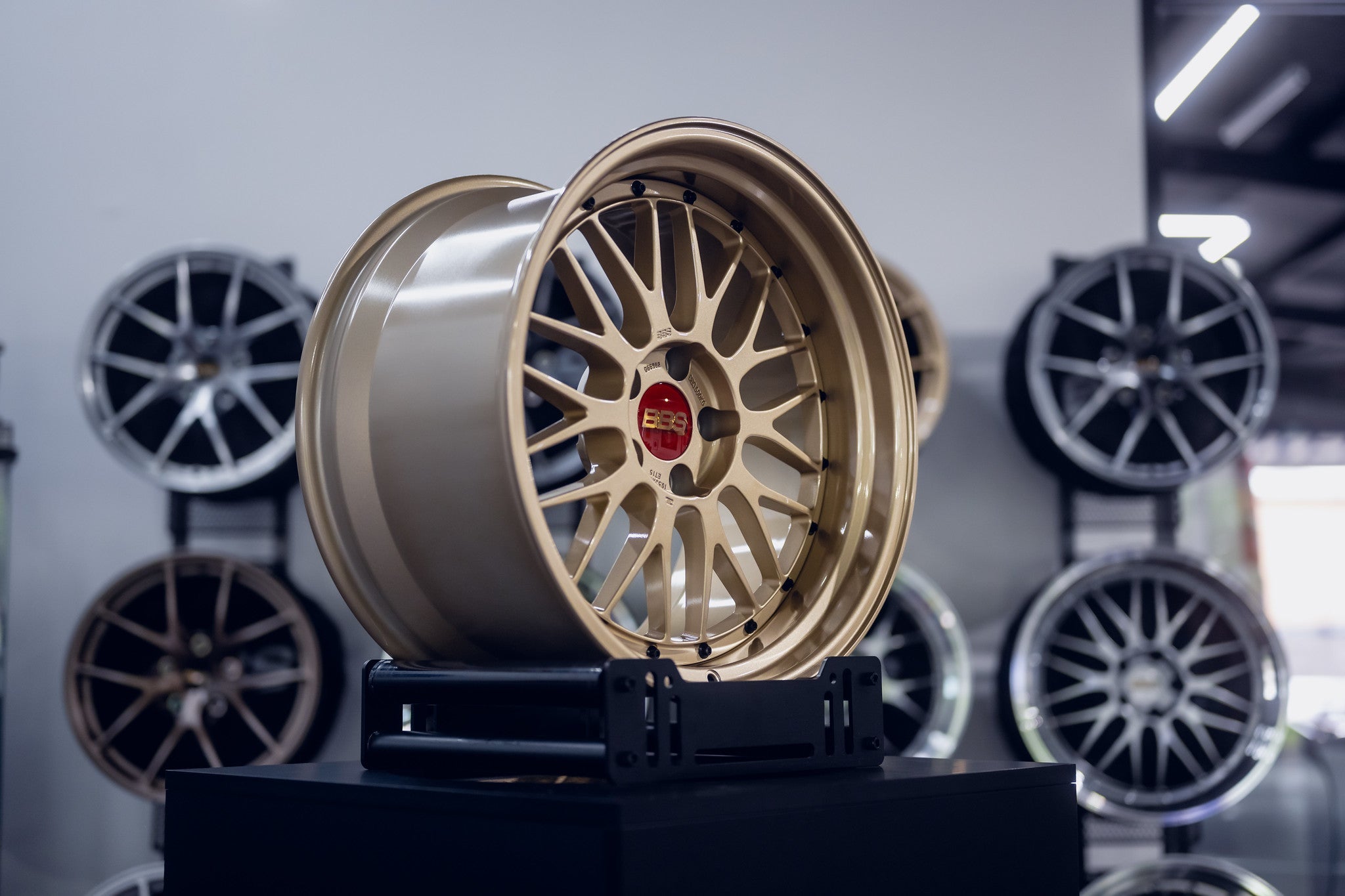 BBS LM 19’’ 5x114.3 - LM475 19x10.5 +15 5x114.3 (81mm Lip)