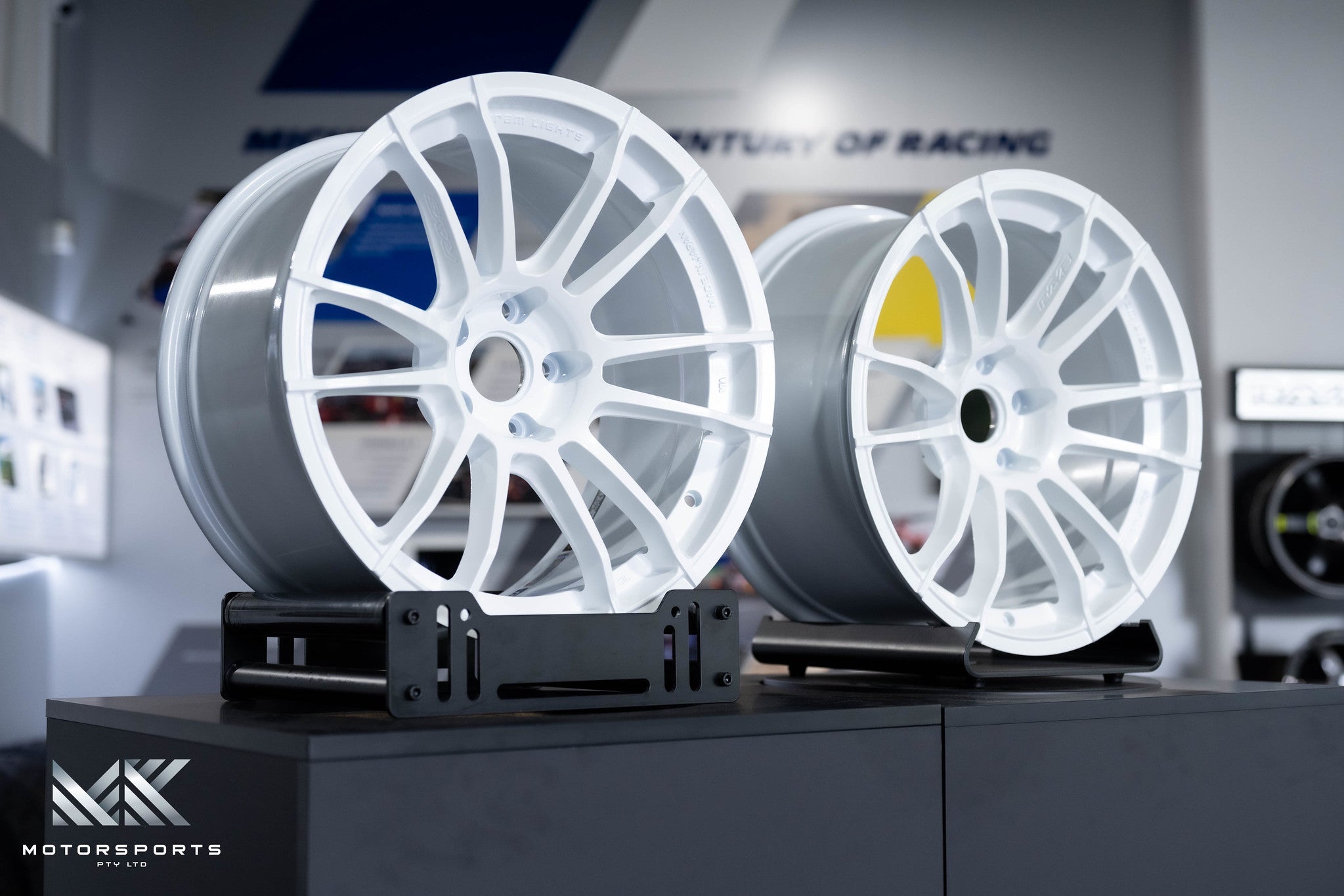 gramLIGHTS 57XR - 18x9.5 + 22 5x114.3 / Ceramic Pearl White