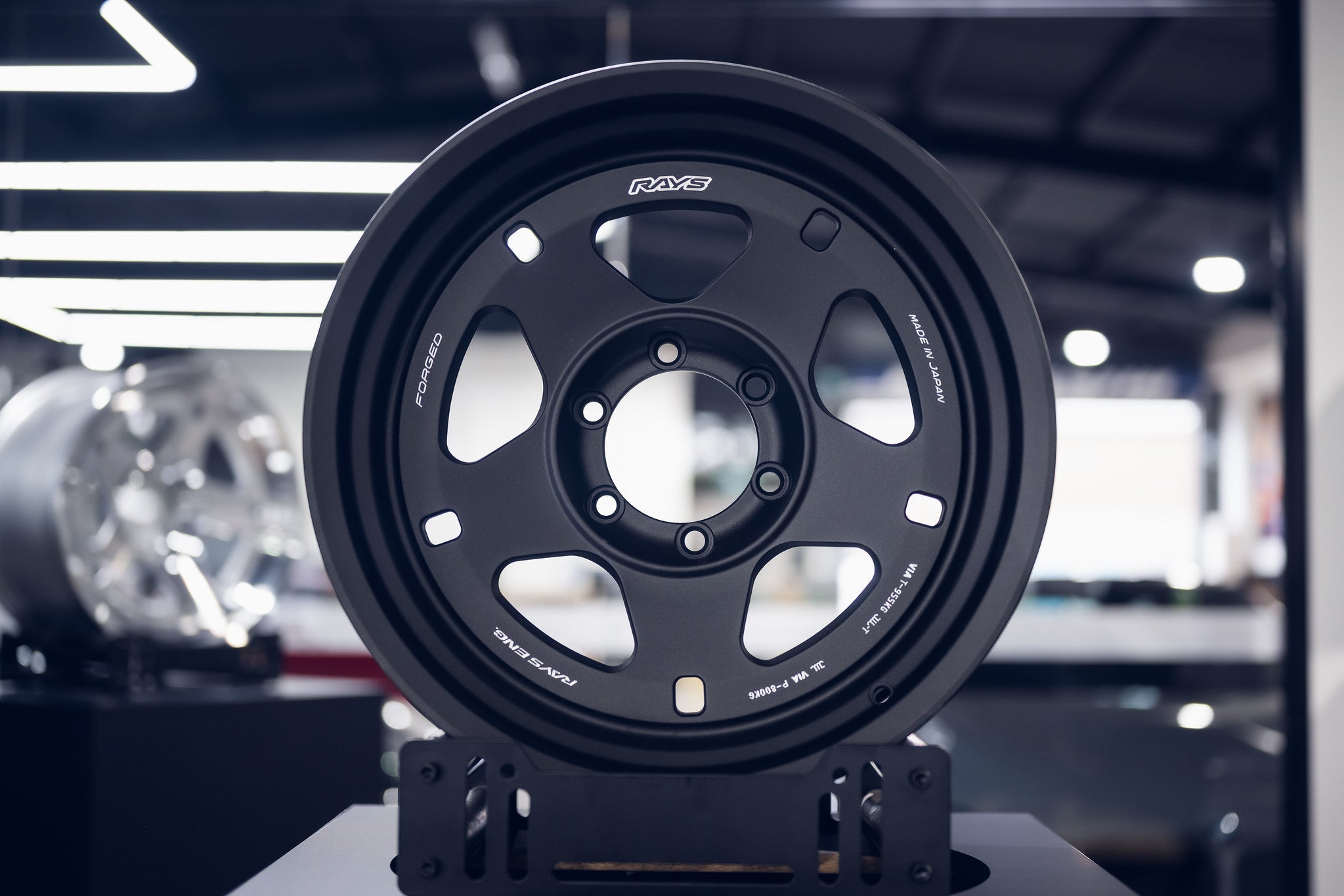 RAYS Offroad 05X 18’’ - 18x7 + 8 5x139.7 / Blast Black2