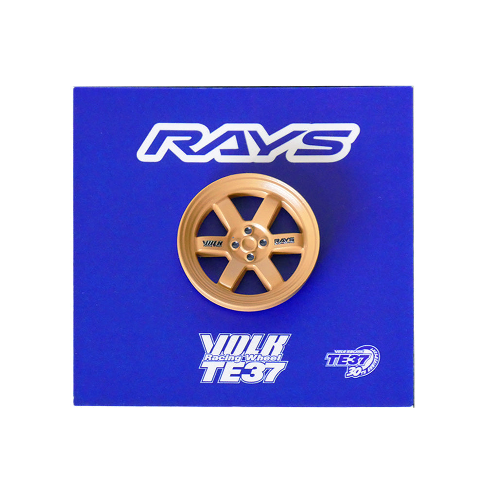 TE37 30TH RAYS x LEEN CUSTOMS COLLAB Pin Badge - TE37 SAGA