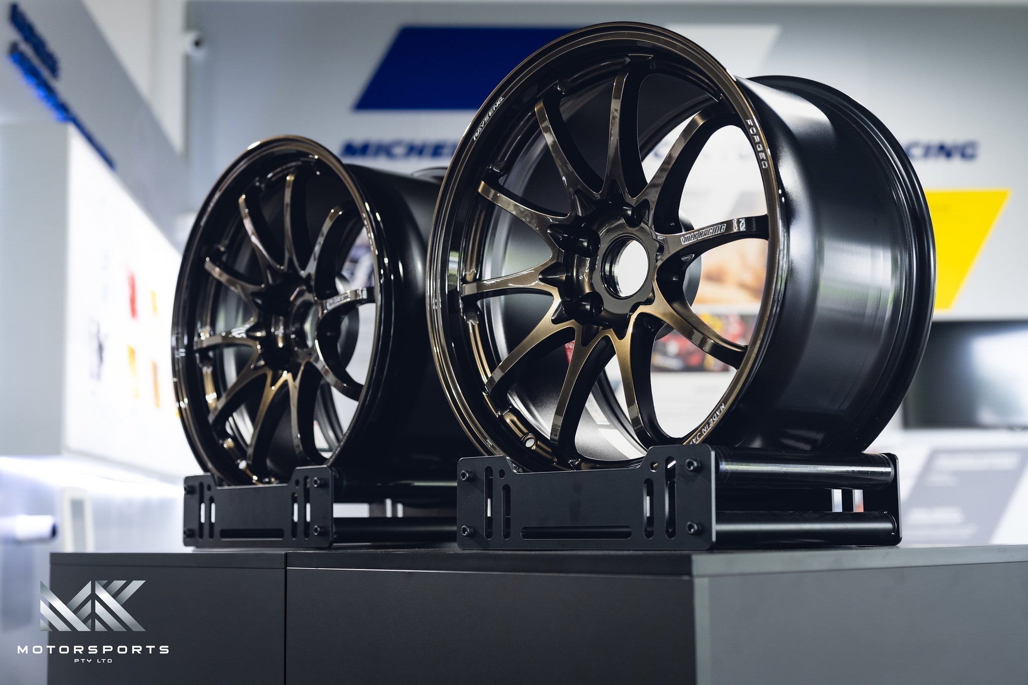 Volk Racing CE28N + 17’’ - Wheels