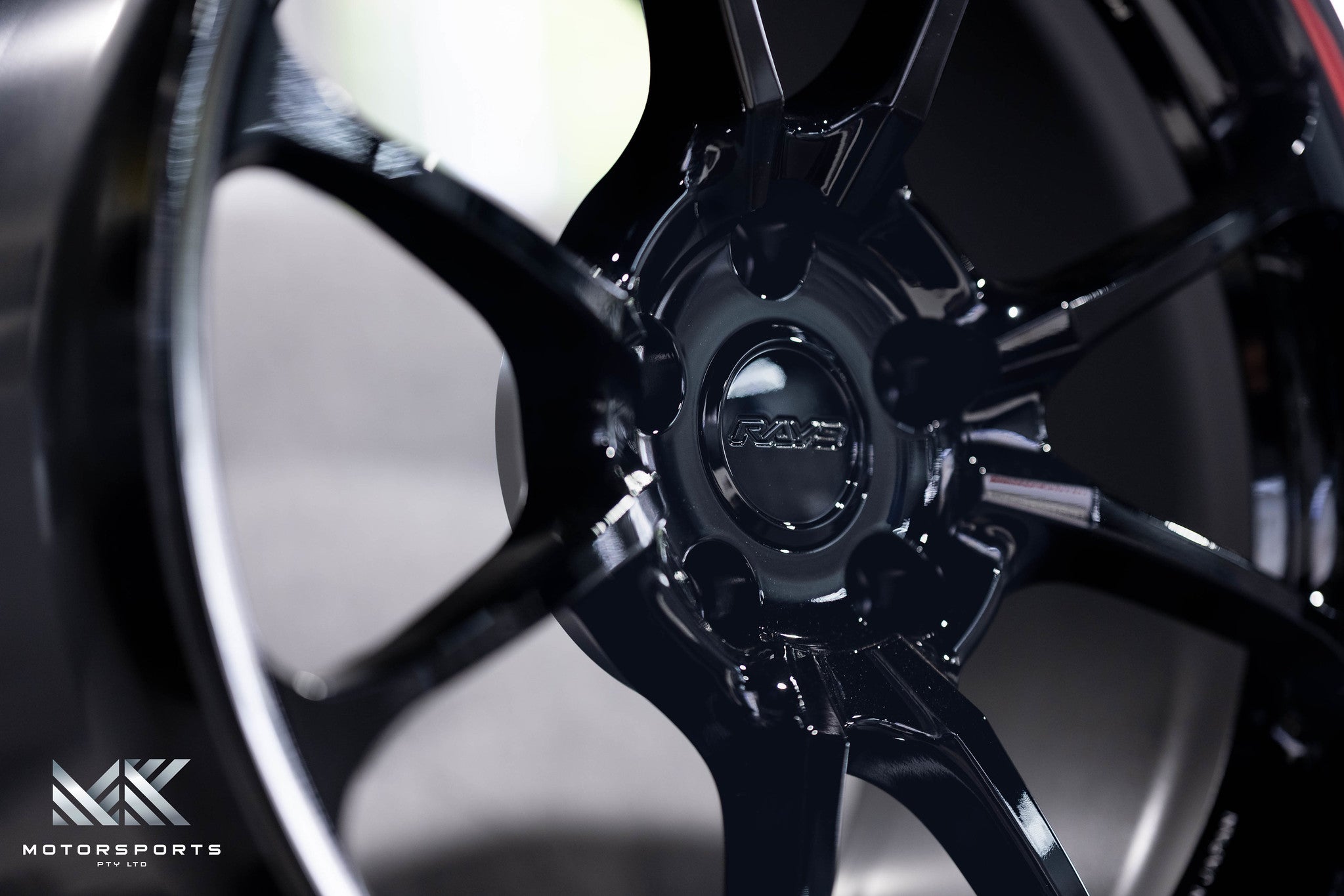 ボルクレーシングの限定モデル登場！ 軽くて強いレイズの最新