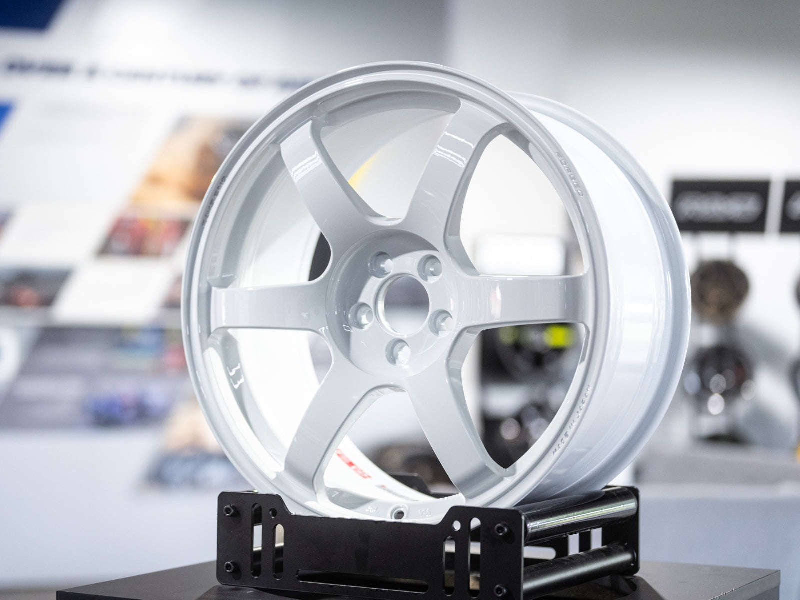 Volk Racing TE37 Saga SL 17’’ - 17x9 +21 5x114.3 / Dash